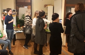 Justyna, Susanne, Agatha und Gäste der Ausstellung